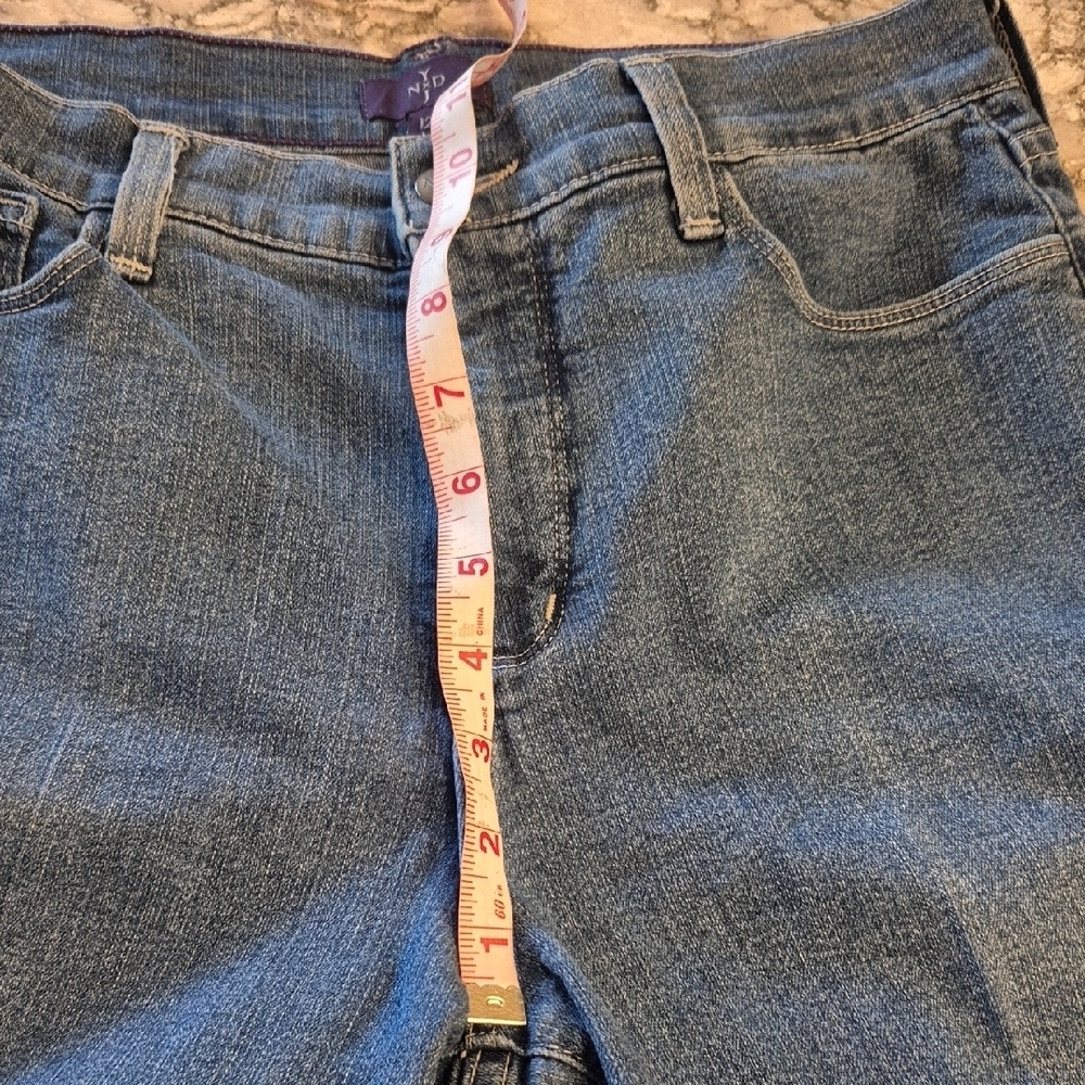 NYDJ Blue Cropped Jeans with Embroidery On Back Pockets - Picture 10 of 12